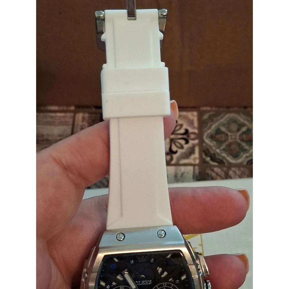 NIB OLEVS 2942G Mens Watch. Chrono W/Moon Phase Calendar,SS Case,White Strap.